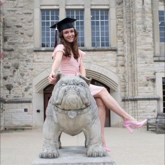 Meet your Posher, Amy - Picture 1 of 1